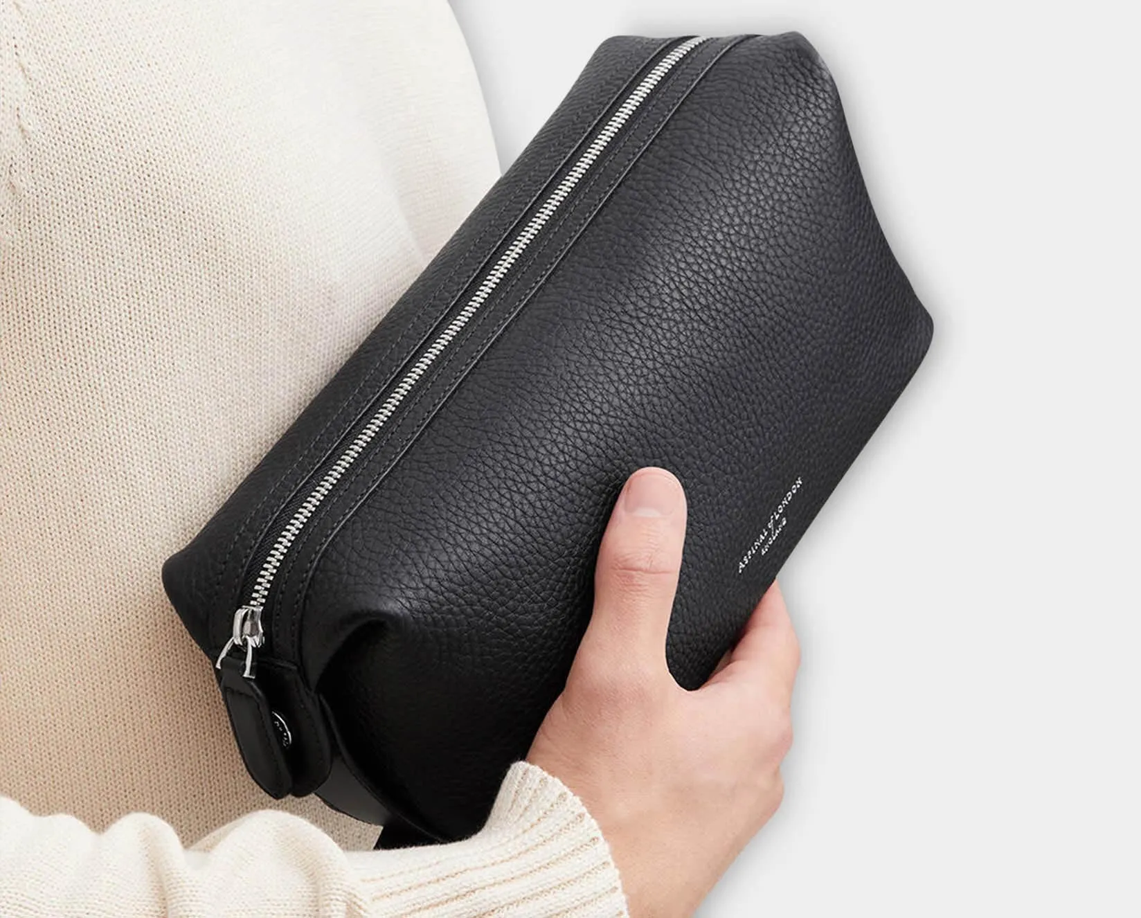 Reporter Washbag - Black Grain